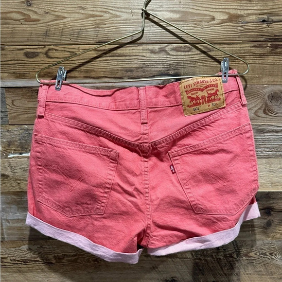 LEVI’S  501 Denim Shorts Salmon Pink cuffed street summer festival beach US30 - Picture 3 of 5